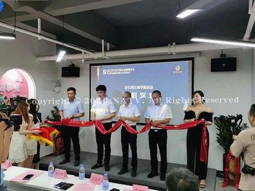 关于男🍌❌女🍑摸🐻水流是免费版下载引发的热议