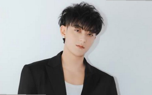 探索小巧🐥伸女生🍑🍑里姿势免费版：最新内容与观看指南